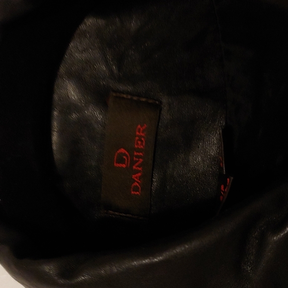 Danier genuine leather spring jacket - Picture 3 of 4